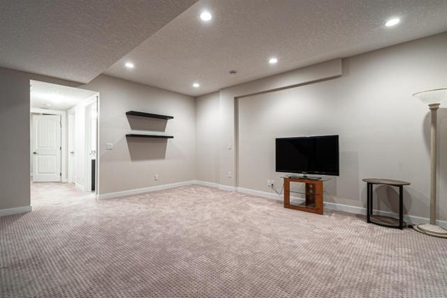 3327 40 Street Sw, Home with 4 bedrooms, 3 bathrooms and 2 parking in Calgary AB | Image 27