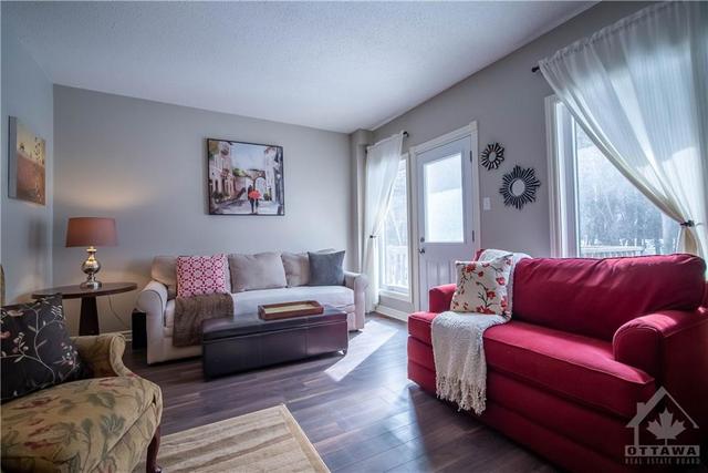 389 Pickford Drive, Townhouse with 3 bedrooms, 3 bathrooms and 3 parking in Ottawa ON | Image 8