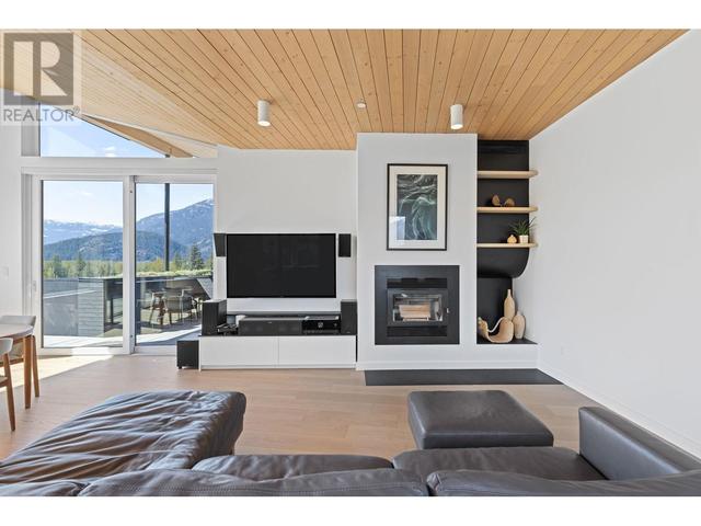 1764 Pinewood Drive, House detached with 5 bedrooms, 5 bathrooms and 5 parking in Pemberton BC | Image 7