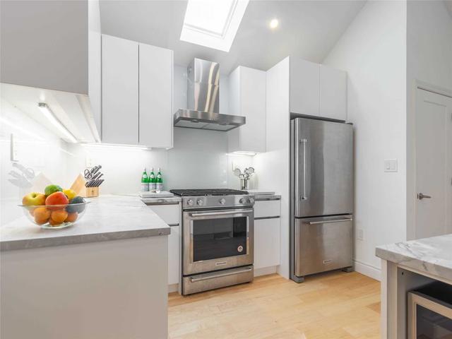 1356 Woodbine Ave, House detached with 2 bedrooms, 2 bathrooms and 5 parking in Toronto ON | Image 23