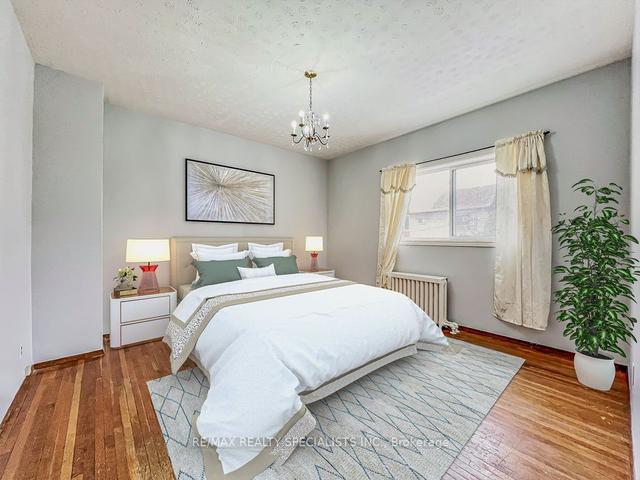21 Foxley St, House attached with 4 bedrooms, 3 bathrooms and 2 parking in Toronto ON | Image 8