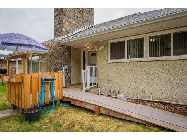 745 11th Avenue, House detached with 3 bedrooms, 2 bathrooms and 3 parking in Montrose BC | Image 4