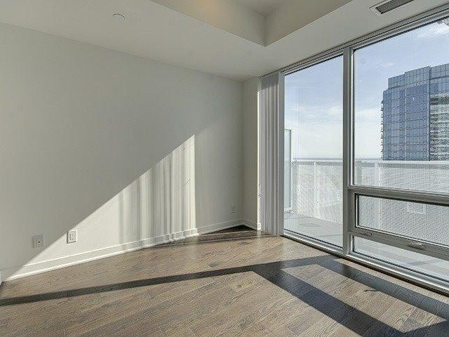 6302 - 100 Harbour St, Condo with 2 bedrooms, 2 bathrooms and 0 parking in Toronto ON | Image 5