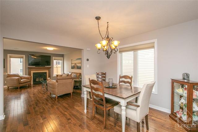 206 Aquilo Crescent, Townhouse with 3 bedrooms, 3 bathrooms and 2 parking in Ottawa ON | Image 7