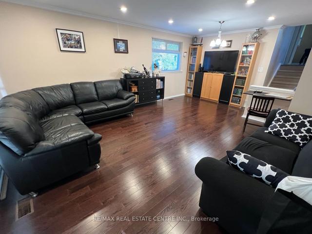 74 Derrydown Rd W, House detached with 3 bedrooms, 2 bathrooms and 5 parking in Toronto ON | Image 18