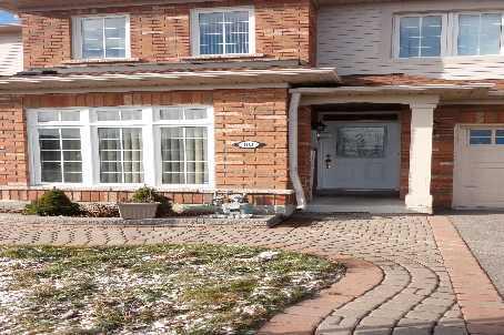 80 Gristone Cres, House attached with 3 bedrooms, 3 bathrooms and 2 parking in Toronto ON | Image 2
