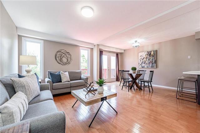 a - 696 Star Flower Avenue, House semidetached with 3 bedrooms, 3 bathrooms and 2 parking in Waterloo ON | Image 2
