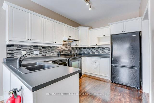 19 - 575 Mcgarrell Pl W, Condo with 2 bedrooms, 3 bathrooms and 2 parking in London ON | Image 3