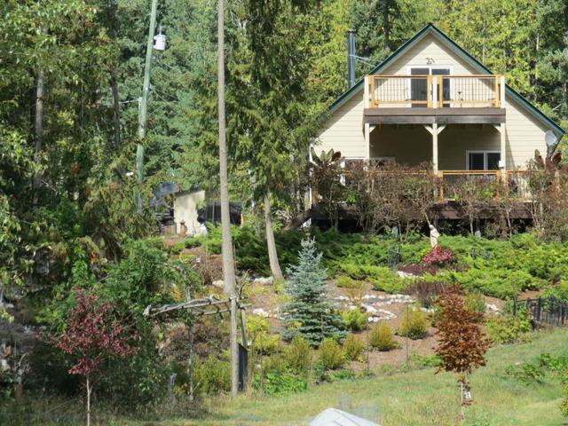 240 Arrow Park Demars Road, House detached with 3 bedrooms, 2 bathrooms and null parking in Central Kootenay K BC | Image 3