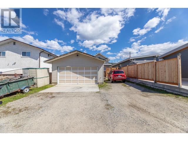 597 Burns Street, House detached with 3 bedrooms, 2 bathrooms and 3 parking in Penticton BC | Image 28