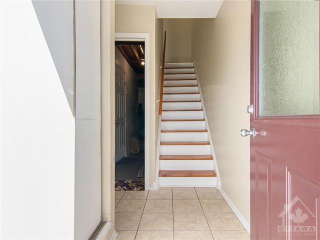 1965 Greenway Park Lane, Townhouse with 3 bedrooms, 2 bathrooms and 2 parking in Ottawa ON | Image 3