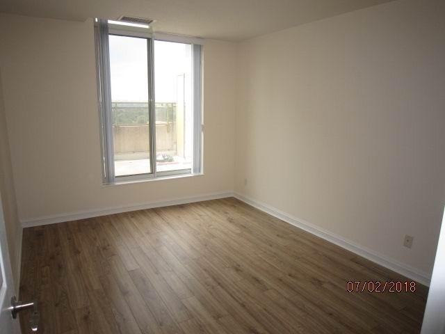 uph08 - 256 Doris Ave, Condo with 2 bedrooms, 1 bathrooms and 1 parking in Toronto ON | Image 14