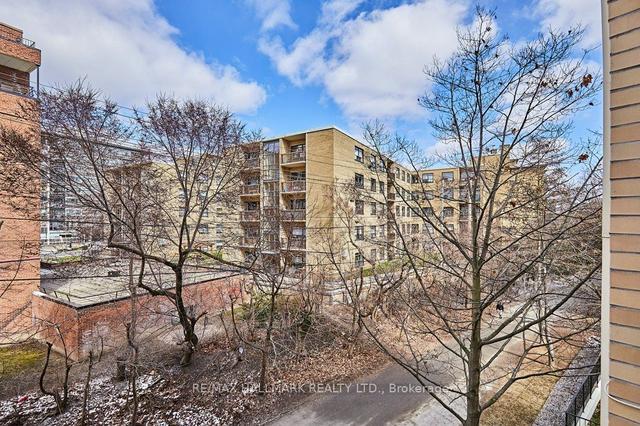 302 - 22 Shallmar Blvd, Condo with 2 bedrooms, 2 bathrooms and 1 parking in Toronto ON | Image 25