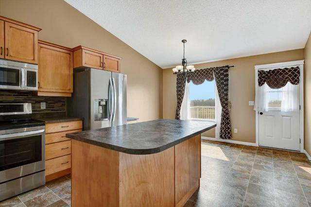 8625 118 Avenue, House detached with 5 bedrooms, 3 bathrooms and 5 parking in Grande Prairie AB | Image 8