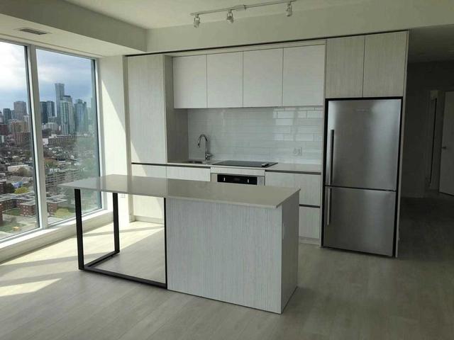 2505 - 225 Sumach St, Condo with 3 bedrooms, 2 bathrooms and 0 parking in Toronto ON | Image 1