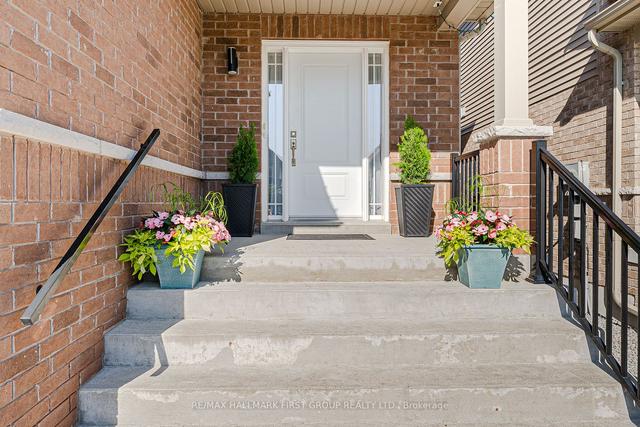 1737 Shelburne St, House detached with 3 bedrooms, 4 bathrooms and 3 parking in Oshawa ON | Image 12