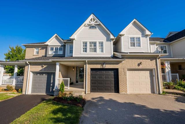 104 Kirkland Pl, House attached with 3 bedrooms, 3 bathrooms and 3 parking in Whitby ON | Card Image