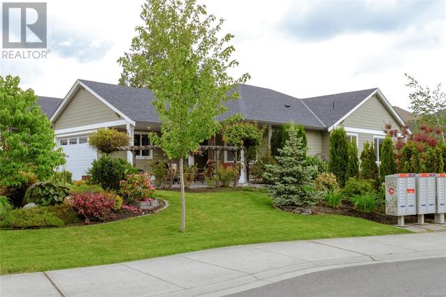 806 Stirling Dr, House detached with 3 bedrooms, 2 bathrooms and 5 parking in Ladysmith BC | Card Image