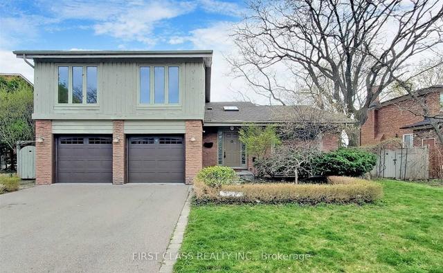 17 Bramble Dr, House detached with 3 bedrooms, 4 bathrooms and 4 parking in Toronto ON | Image 1
