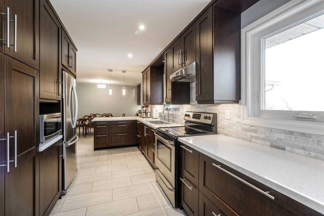 10512 Trafalgar Rd, House detached with 3 bedrooms, 3 bathrooms and 10 parking in Halton Hills ON | Image 7