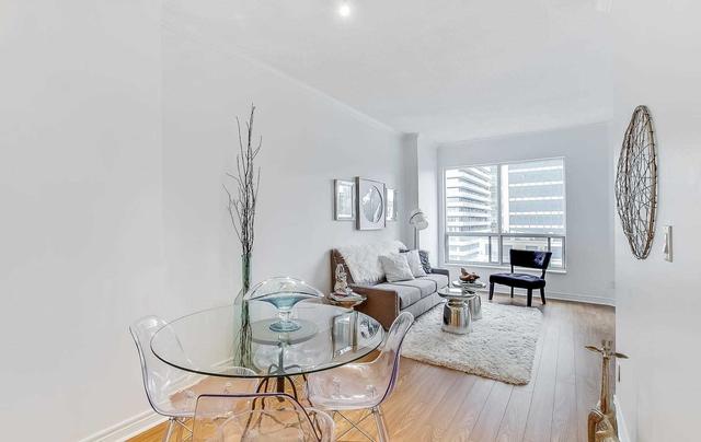 lph8 - 55 Bloor St E, Condo with 2 bedrooms, 2 bathrooms and 1 parking in Toronto ON | Image 6