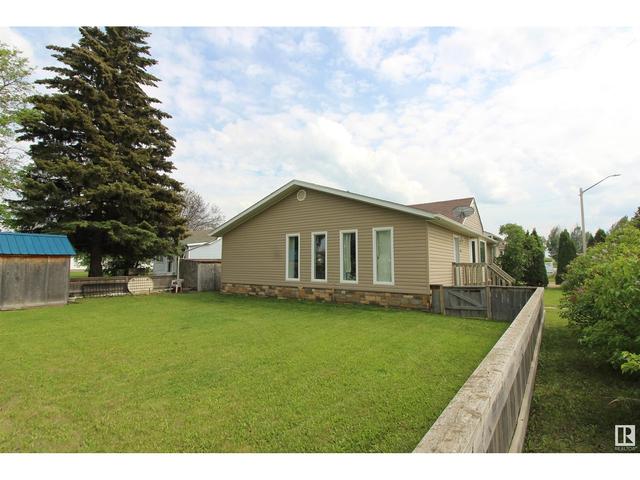 9703 100 St, House detached with 2 bedrooms, 1 bathrooms and null parking in Westlock AB | Image 3