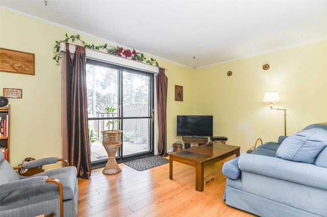 136 - 31 Greengate Rd, Townhouse with 3 bedrooms, 3 bathrooms and 1 parking in Guelph ON | Image 2