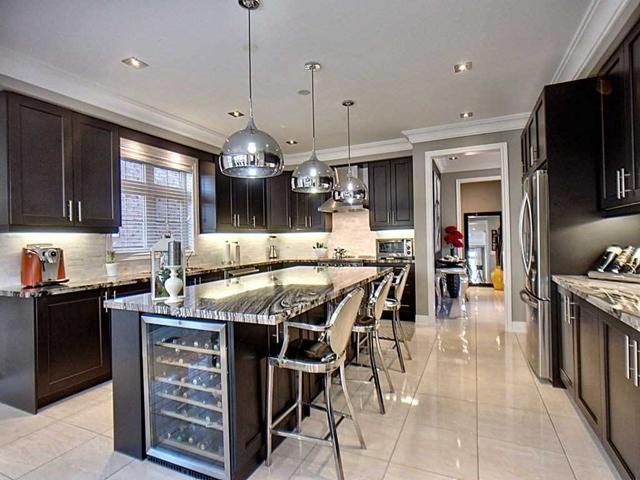 133 Stanton Ave, House detached with 4 bedrooms, 4 bathrooms and 7 parking in Vaughan ON | Image 4