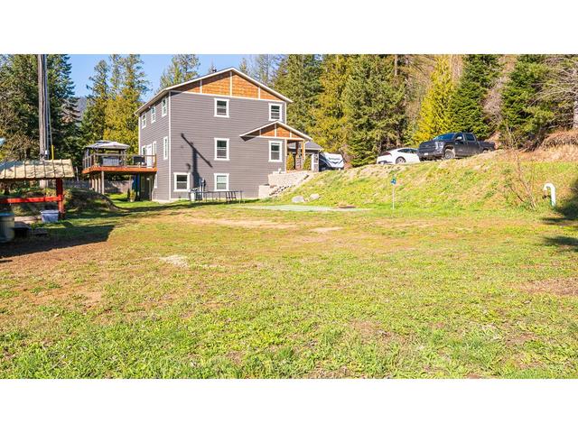 4817 Goat River North Road, House detached with 4 bedrooms, 4 bathrooms and 6 parking in Central Kootenay B BC | Image 54