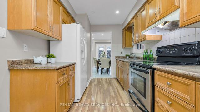 52 Pluto Dr, House detached with 3 bedrooms, 2 bathrooms and 5 parking in Brampton ON | Image 39