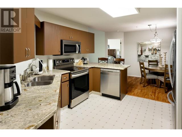 403 - 987 Klo Road, Condo with 2 bedrooms, 2 bathrooms and 1 parking in Kelowna BC | Image 5