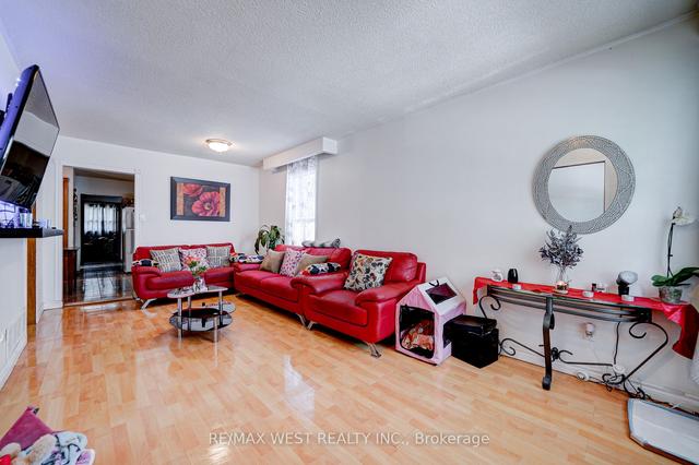 86 Chiswick Ave, House detached with 3 bedrooms, 2 bathrooms and 1 parking in Toronto ON | Image 36
