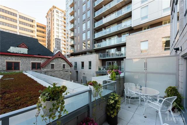 420 Sparks Street, Townhouse with 2 bedrooms, 4 bathrooms and 2 parking in Ottawa ON | Image 26