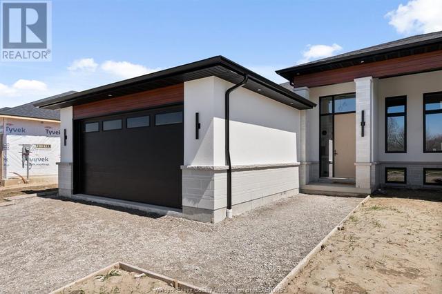 52 Destiny, House attached with 2 bedrooms, 3 bathrooms and null parking in Leamington ON | Image 2