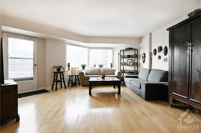 809 - 151 Bay Street, Condo with 3 bedrooms, 2 bathrooms and 1 parking in Ottawa ON | Image 11
