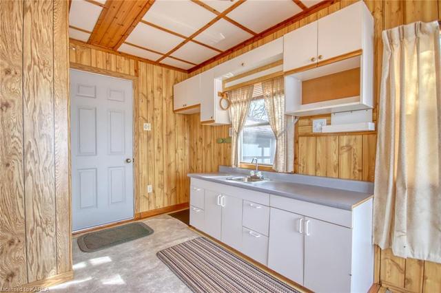 541e South Shore Road, House detached with 2 bedrooms, 1 bathrooms and 4 parking in Greater Napanee ON | Image 29