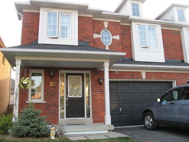 22 Holmwood St, House semidetached with 3 bedrooms, 3 bathrooms and 2 parking in Richmond Hill ON | Image 1