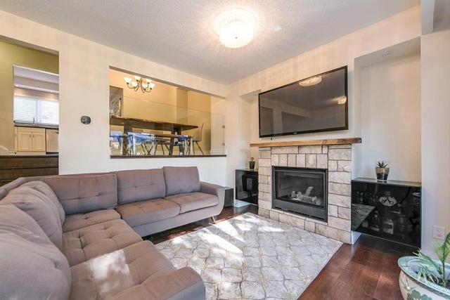 11 - 47 Lexington Ave, Townhouse with 3 bedrooms, 3 bathrooms and 3 parking in Toronto ON | Image 3