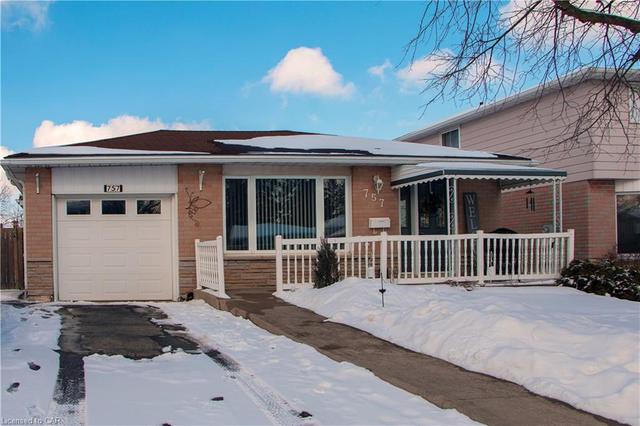 757 Kummer Crescent, House detached with 3 bedrooms, 2 bathrooms and 3 parking in Cambridge ON | Image 1