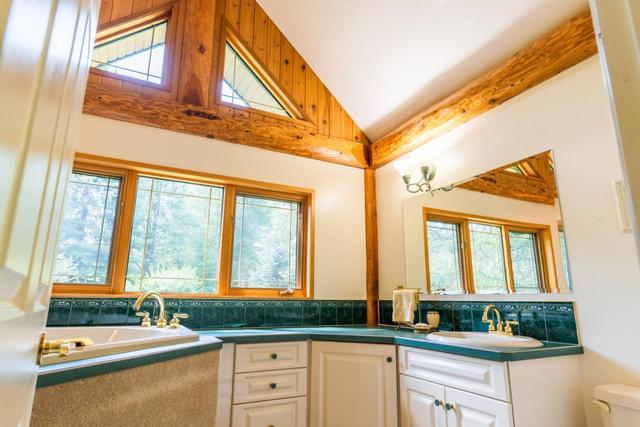 3150 Hanna Creek Road, House detached with 2 bedrooms, 2 bathrooms and null parking in Kootenay Boundary B BC | Image 34