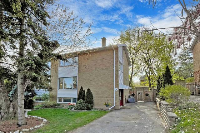 8 Wren Crt, House semidetached with 3 bedrooms, 3 bathrooms and 4 parking in Toronto ON | Card Image