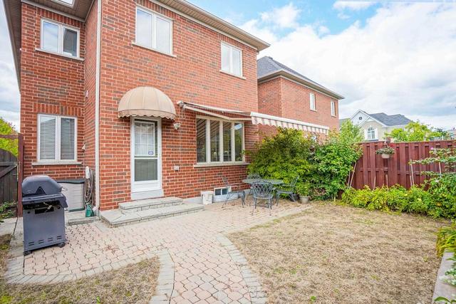 11 Lindcrest Manr, House detached with 3 bedrooms, 3 bathrooms and 3 parking in Markham ON | Image 22