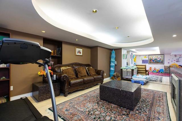 2078 Perran Dr, House detached with 4 bedrooms, 4 bathrooms and 6 parking in Mississauga ON | Image 20