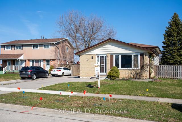 45 Markham Cres, House detached with 3 bedrooms, 2 bathrooms and 3 parking in Hamilton ON | Image 11