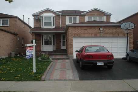 32 Forrester Dr, House detached with 4 bedrooms, 4 bathrooms and 2 parking in Brampton ON | Image 1