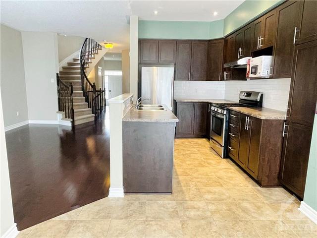 573 Remnor Avenue, Townhouse with 3 bedrooms, 3 bathrooms and 3 parking in Ottawa ON | Image 10