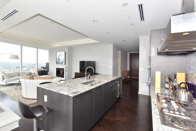 5001 - 180 University Ave, Condo with 2 bedrooms, 3 bathrooms and 2 parking in Toronto ON | Image 13