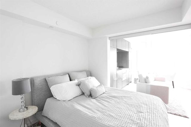 1201 - 155 Yorkville Ave, Condo with 1 bedrooms, 1 bathrooms and 0 parking in Toronto ON | Image 3