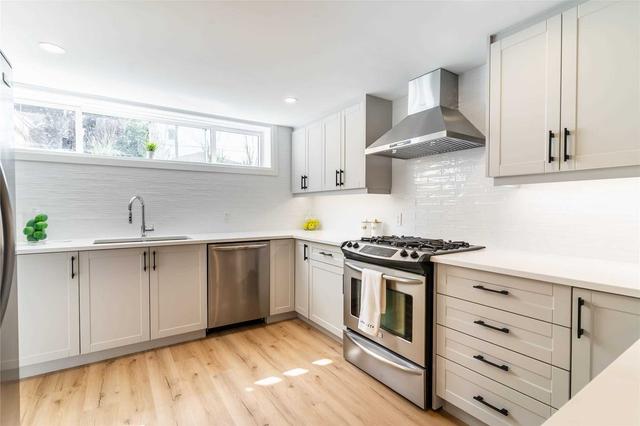 220 West 18th St W, House detached with 3 bedrooms, 2 bathrooms and 5 parking in Hamilton ON | Image 30