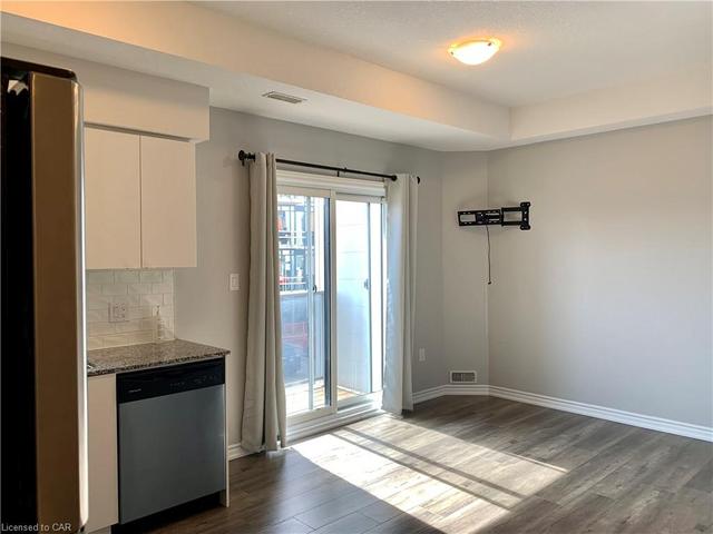b19 - 1430 Highland Road W, House attached with 2 bedrooms, 1 bathrooms and 1 parking in Kitchener ON | Image 4